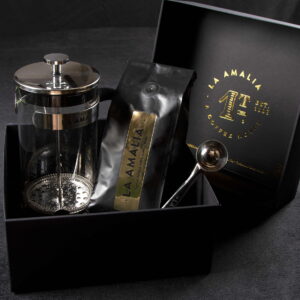Give the perfect gift: a French press, specialty coffee and a spoon that doubles up as a clip!